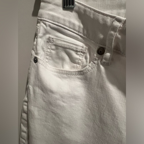 LOFT Jeans by Ann Taylor, Kick Crop Curvy Jeans - Picture 3 of 6